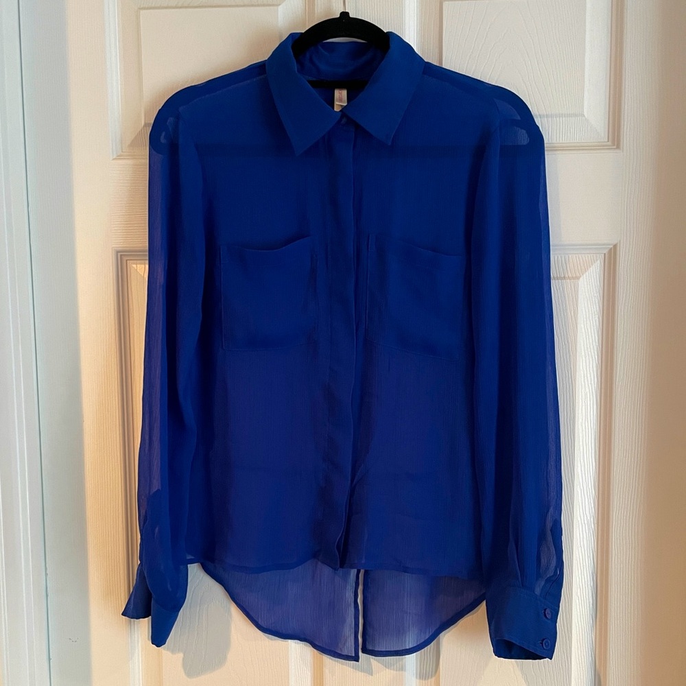 ✨Xhil blue sheer button down top